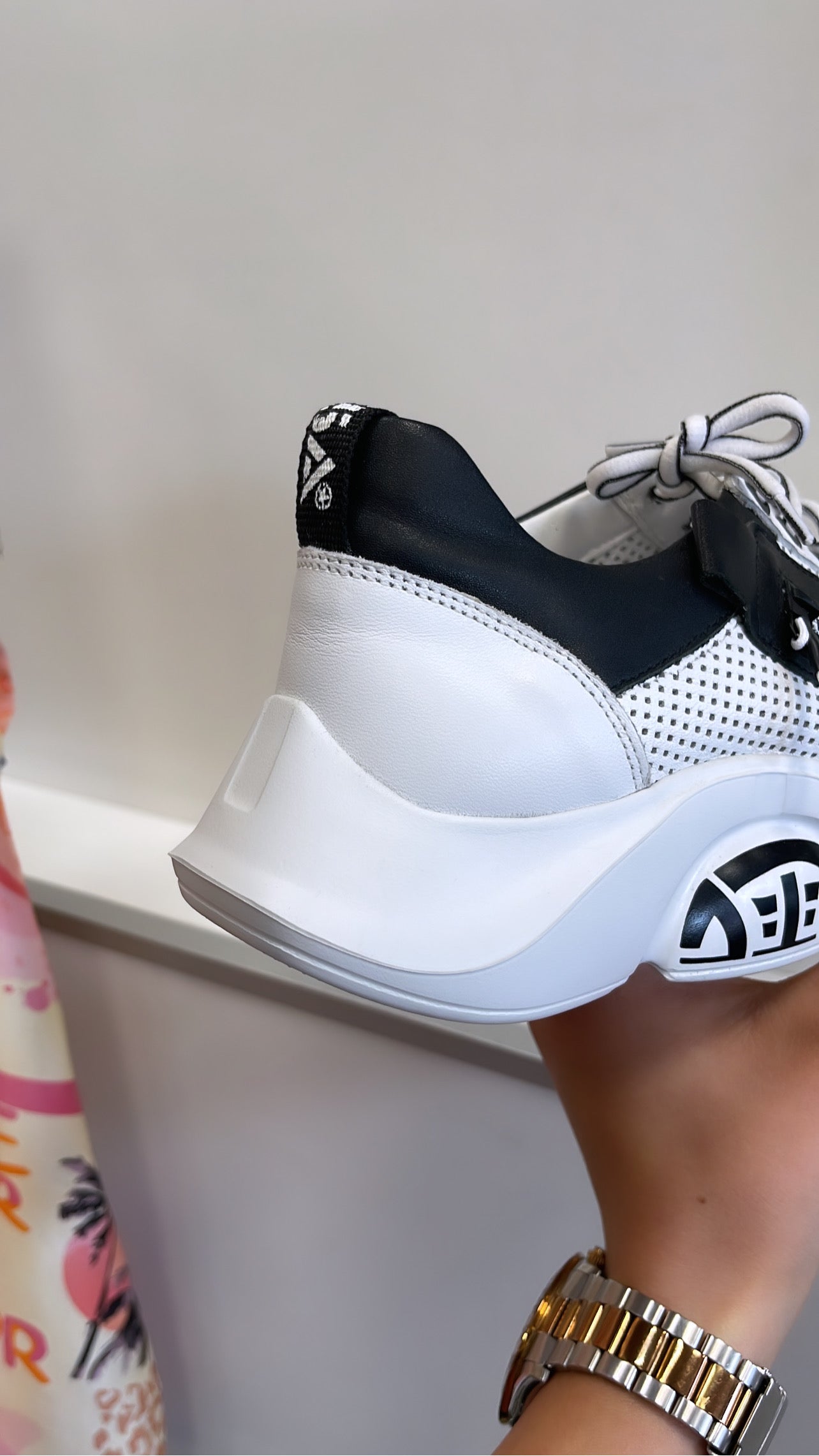 Natūralios odos kedai