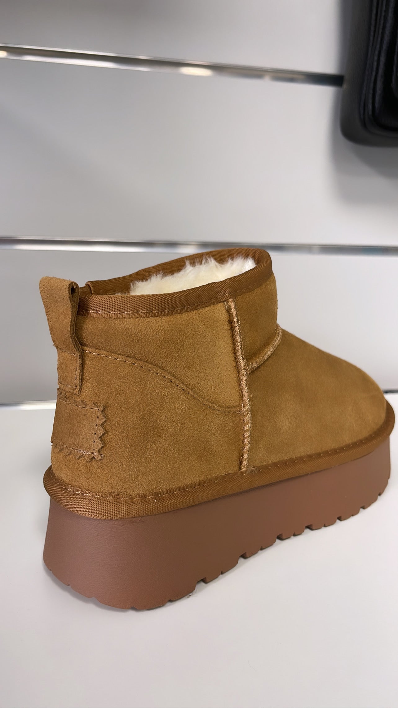 Natūralaus zomšo (verstos odos) ugg aulinukai