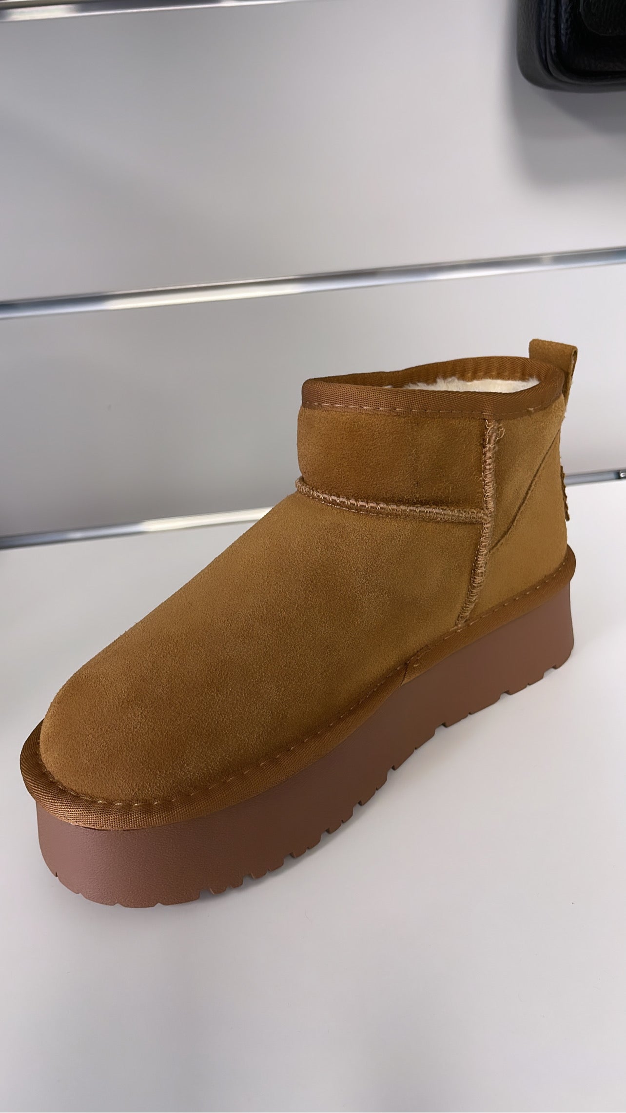 Natūralaus zomšo (verstos odos) ugg aulinukai
